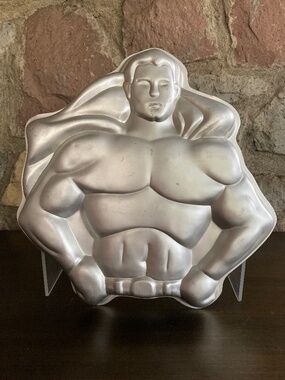 Superman Birthday Cake Pan Wilton x DC Comics